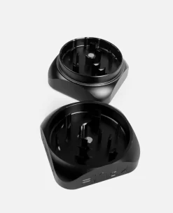 Patta X Krush Kube 2.0 Herb Grinder (Black/Black) 9 Patta X Krush Kube 2.0 Herb Grinder (Black/Black) -Outfit Verkoop 5 ec3c0cc0 3d28 4707 8d0e 5a7932e458b5 scaled