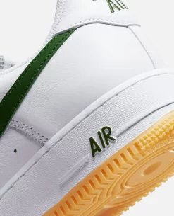 Nike Air Force 1 Low Retro (White/Forest Green-Gum Yellow) -Outfit Verkoop FD7039 101 5 scaled