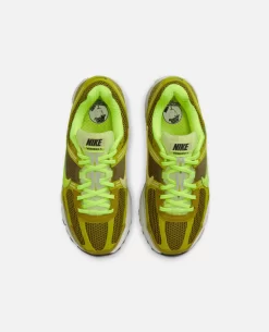 Nike WMNS Zoom Vomero 5 (Olive Flak/Volt-Moss-LT Lemon Twist) -Outfit Verkoop FJ4738 300 4 scaled