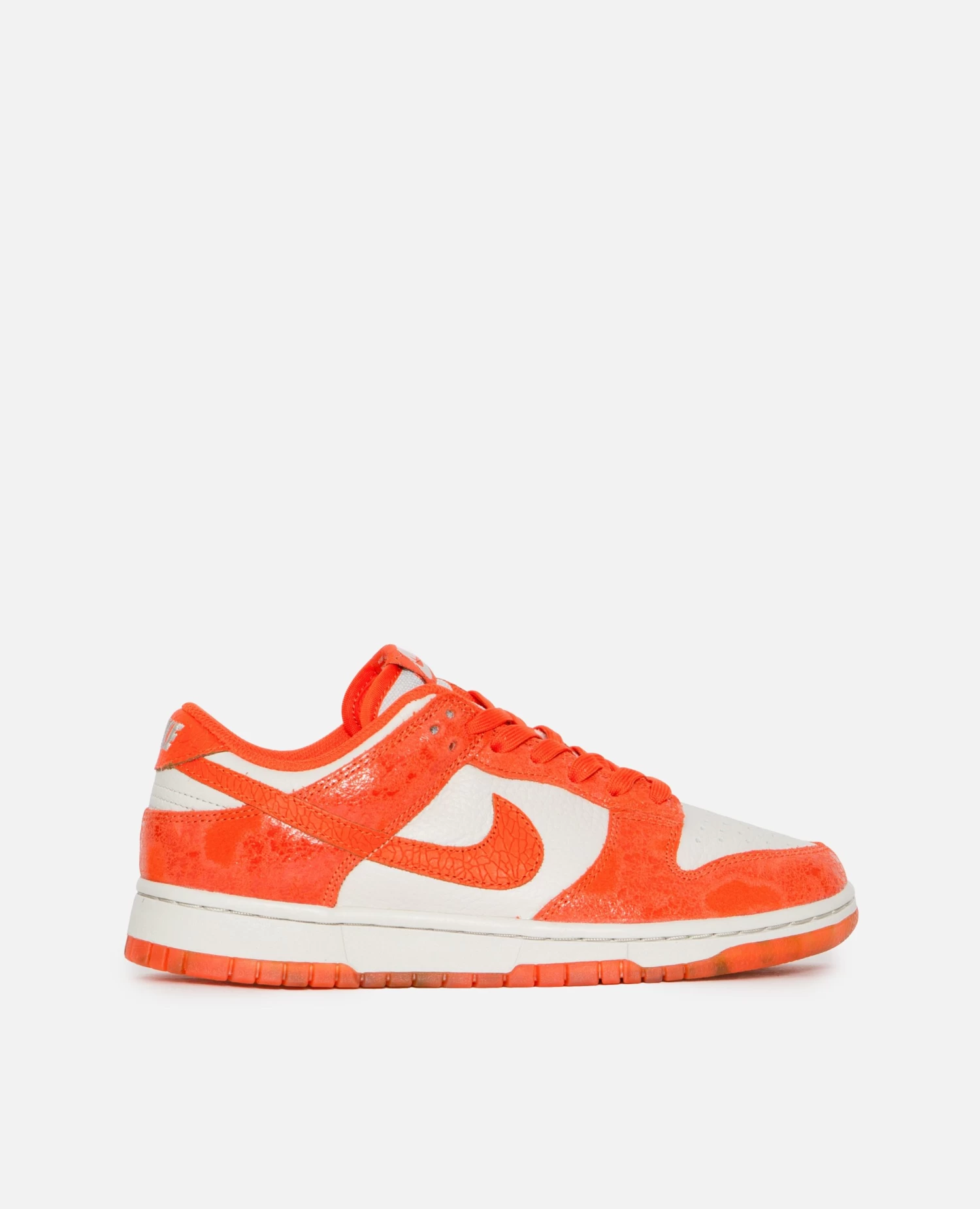 Nike WMNS Nike Dunk Low (Light Bone/Safety Orange-Laser Orange) 1 Nike WMNS Nike Dunk Low (Light Bone/Safety Orange-Laser Orange)