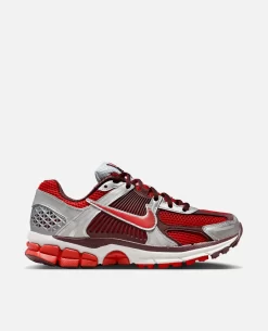 Nike WMNS Nike Vomero 5 (Mystic Red/Mystic Red-MTLC Platinum)