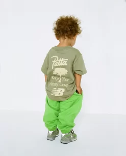 Patta X New Balance Family Kids T-Shirt (Oil Green) 8 Patta X New Balance Family Kids T-Shirt (Oil Green) -Outfit Verkoop b2 60e0128b 4685 480f 8ea8 95177ae70da7 scaled